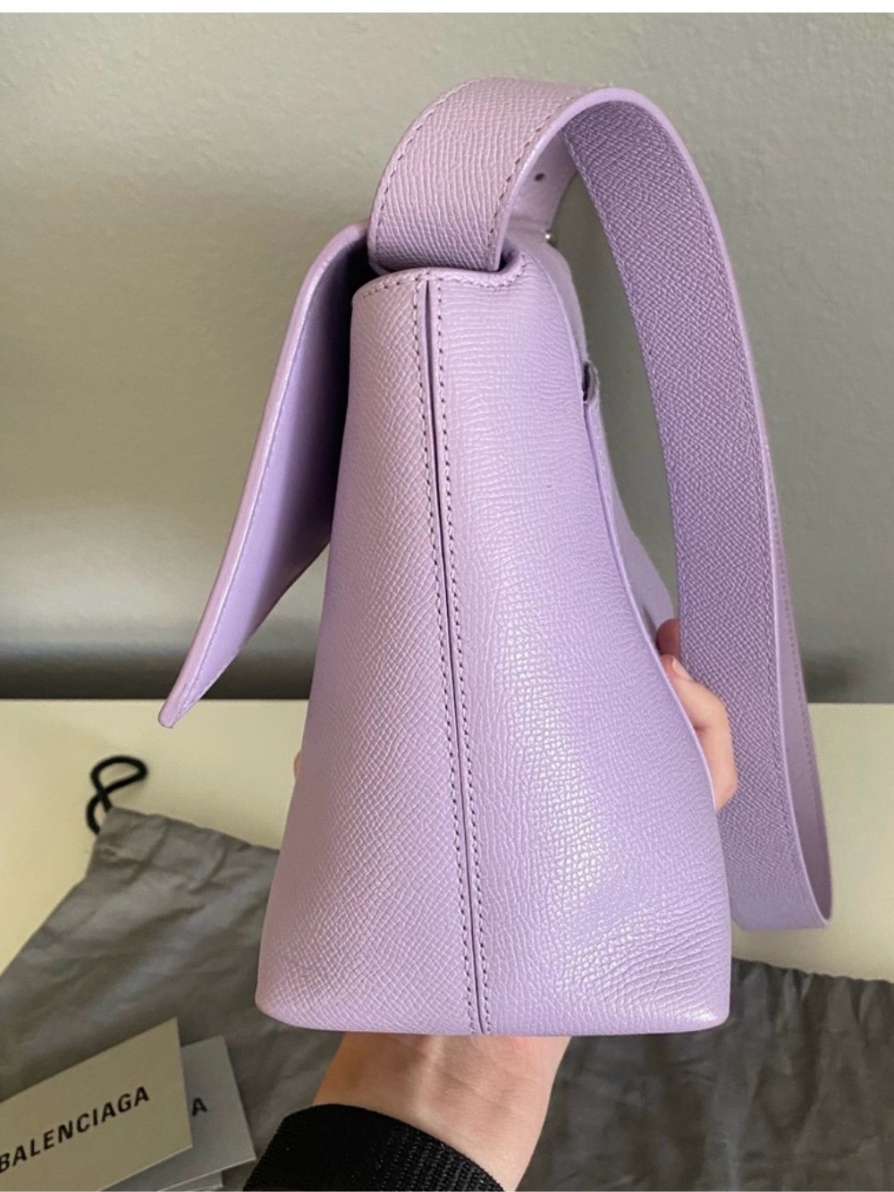 AUTH BALENCIAGA Hourglass Downtown Lilac Shoulder Bag crossbody COA INCLUDED - Picture 4 of 13